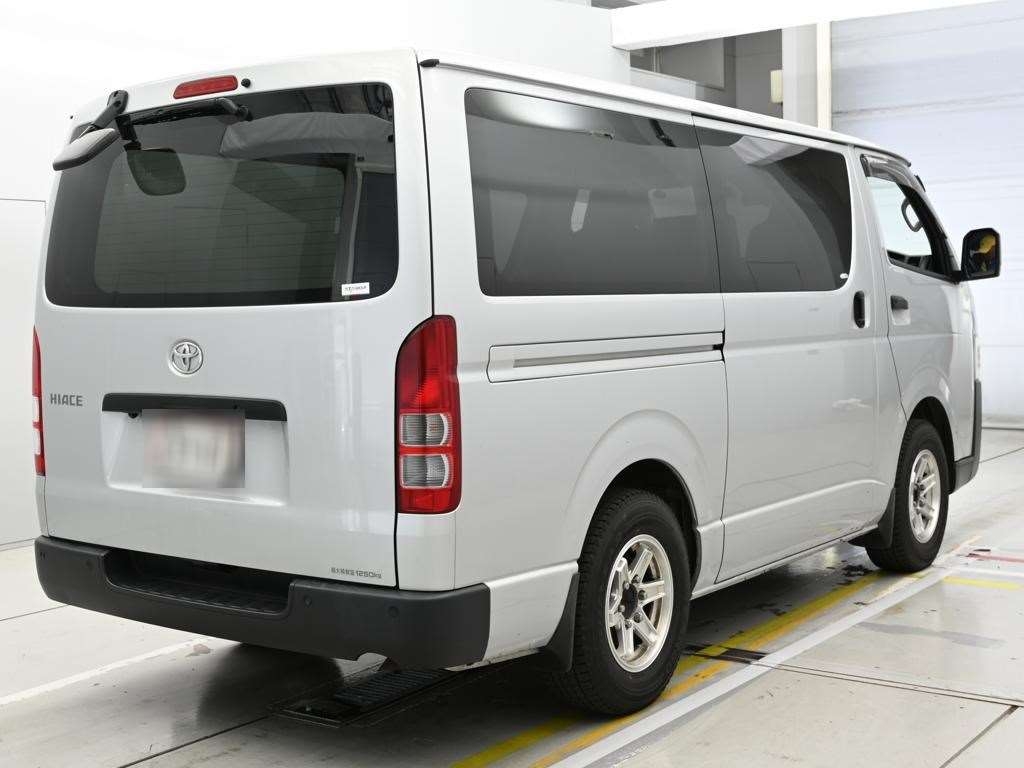 TOYOTA REGIUS ACE