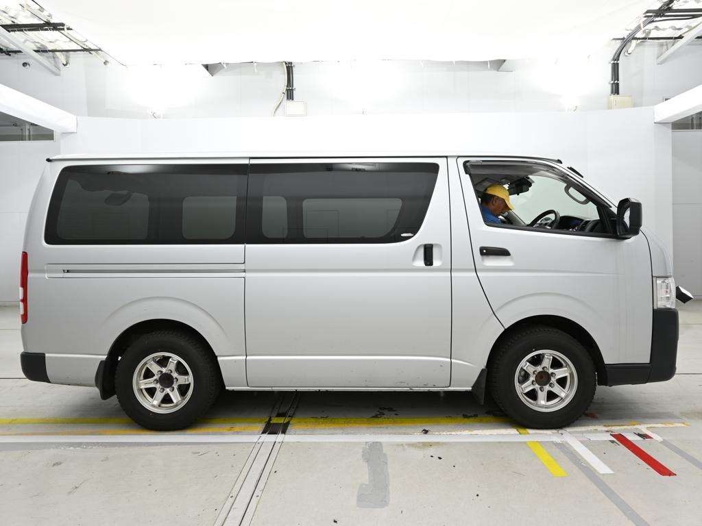 TOYOTA REGIUS ACE