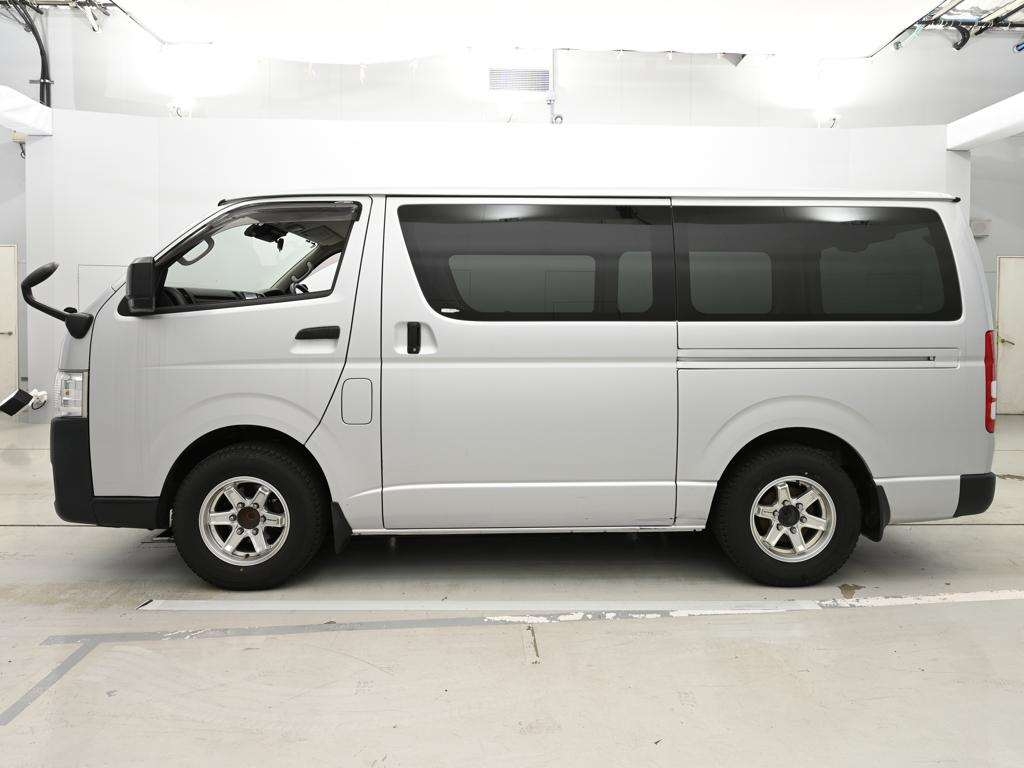 TOYOTA REGIUS ACE