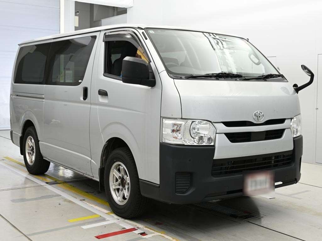 TOYOTA REGIUS ACE