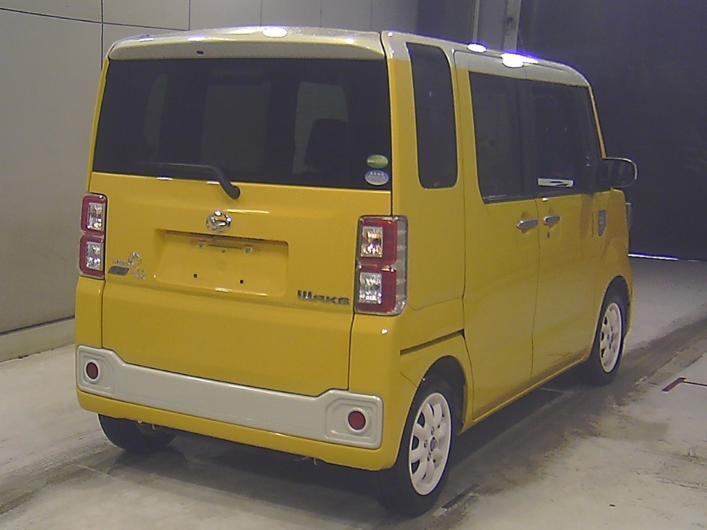 DAIHATSU WAKE
