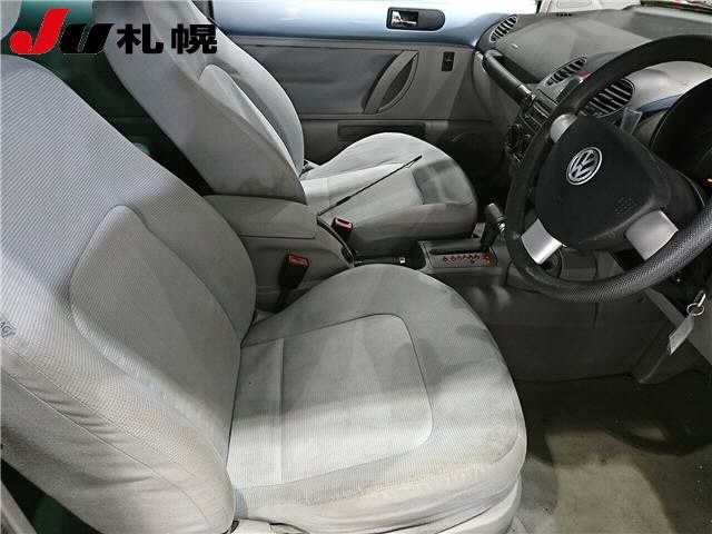 VOLKSWAGEN BEETLE