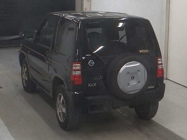 NISSAN KIX