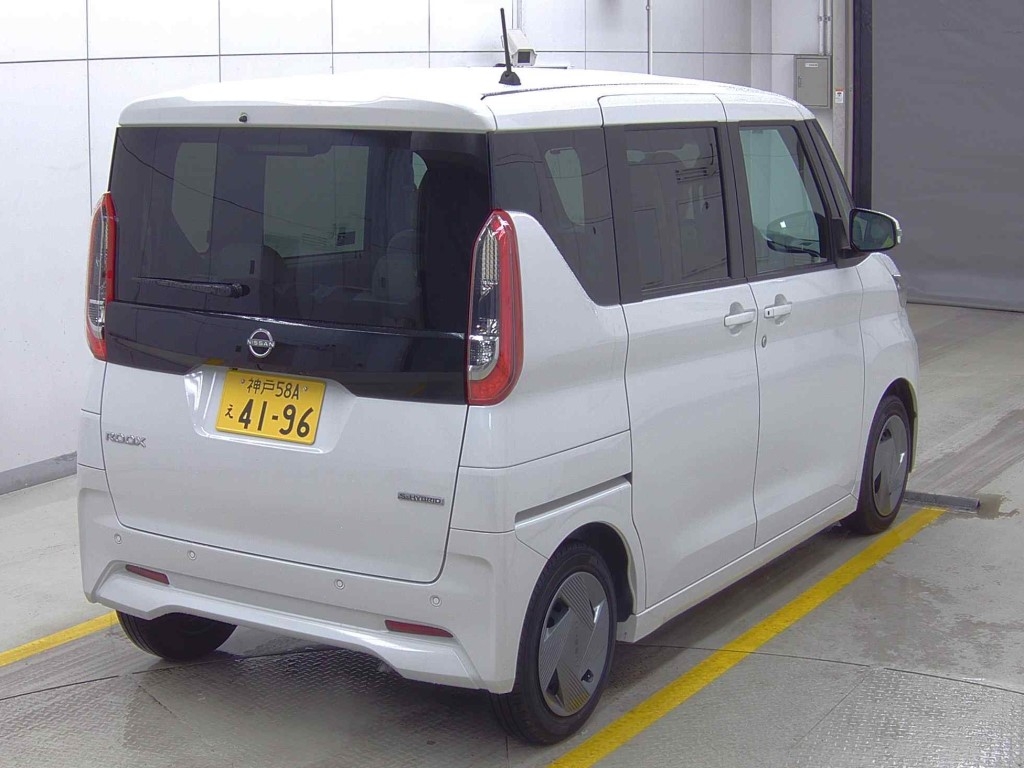NISSAN ROOX