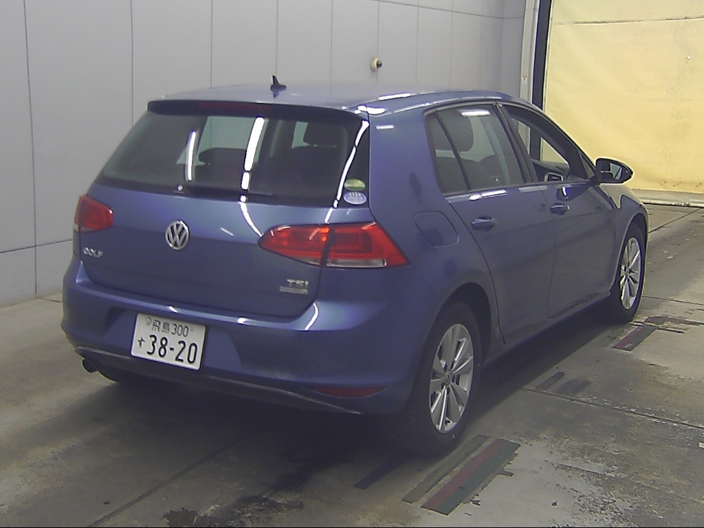 VOLKSWAGEN GOLF