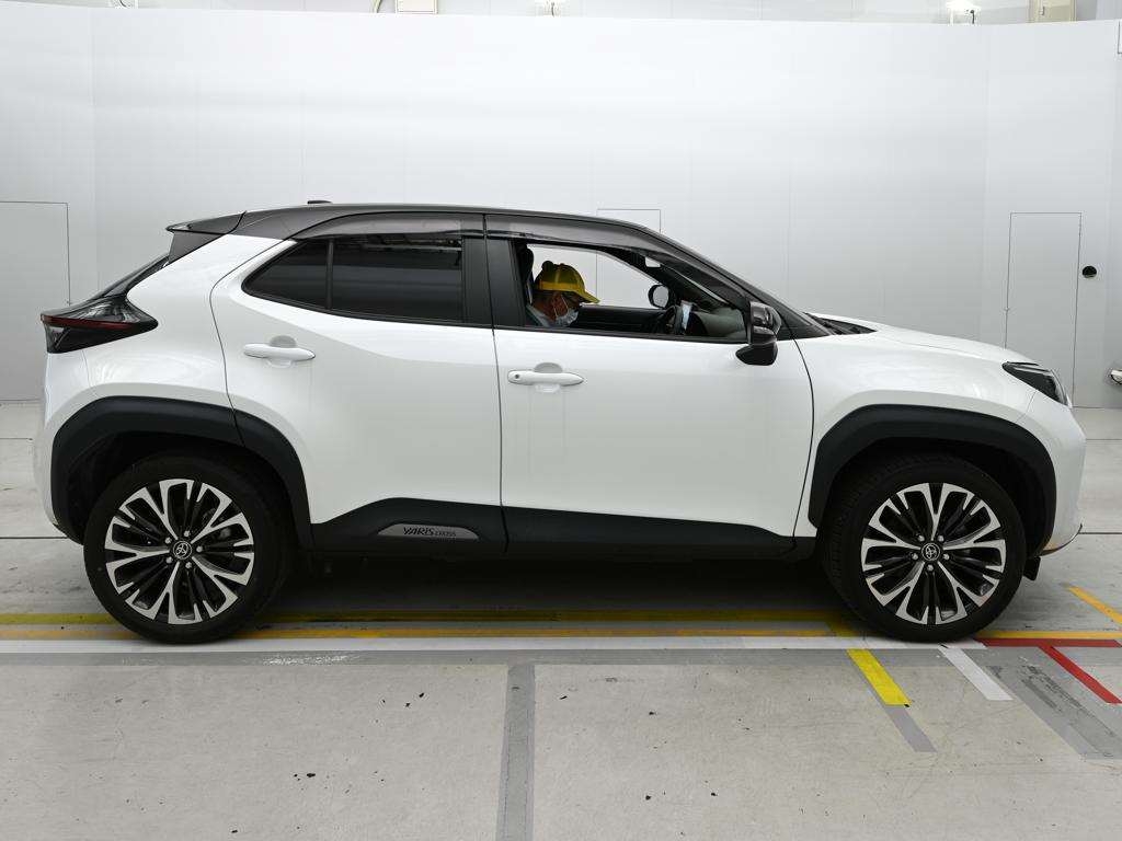 TOYOTA YARIS CROSS