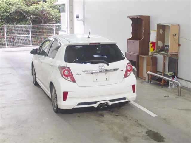 TOYOTA VITZ