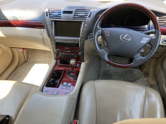LEXUS LS600H