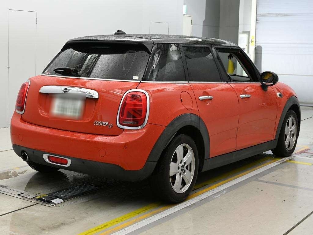 MINI HATCH