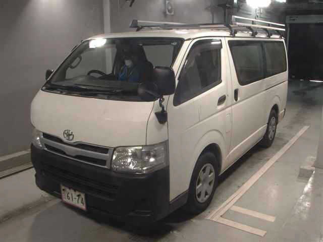 TOYOTA REGIUS ACE