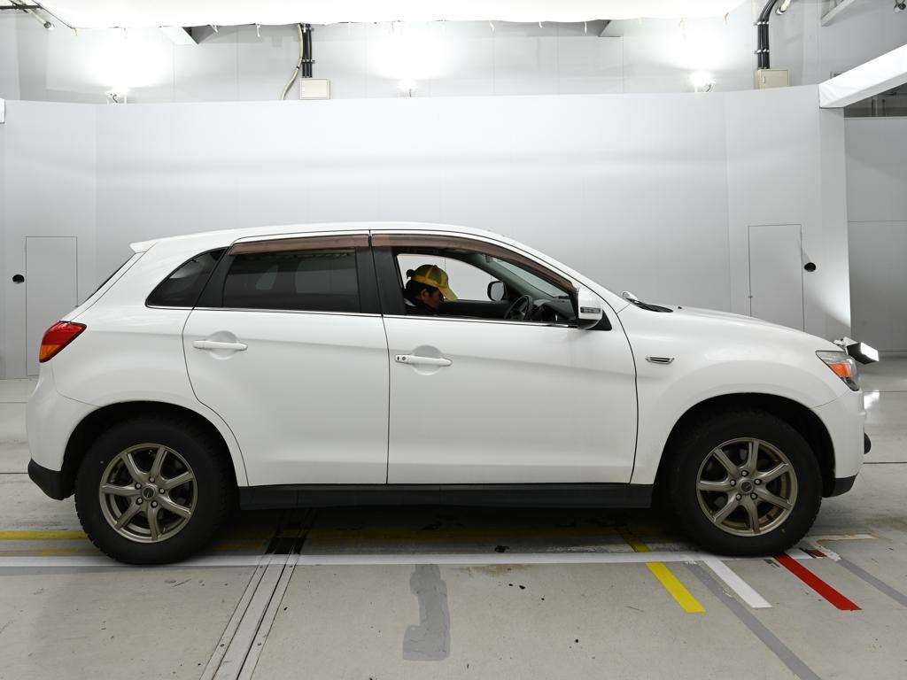 MITSUBISHI RVR