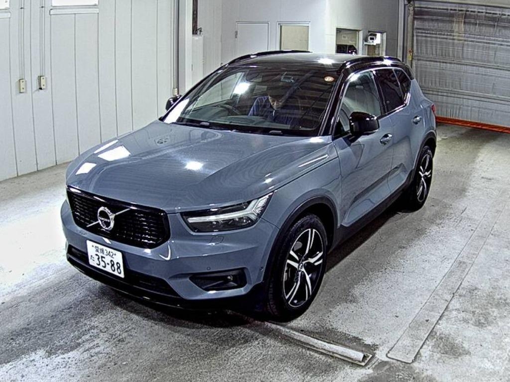 VOLVO XC40