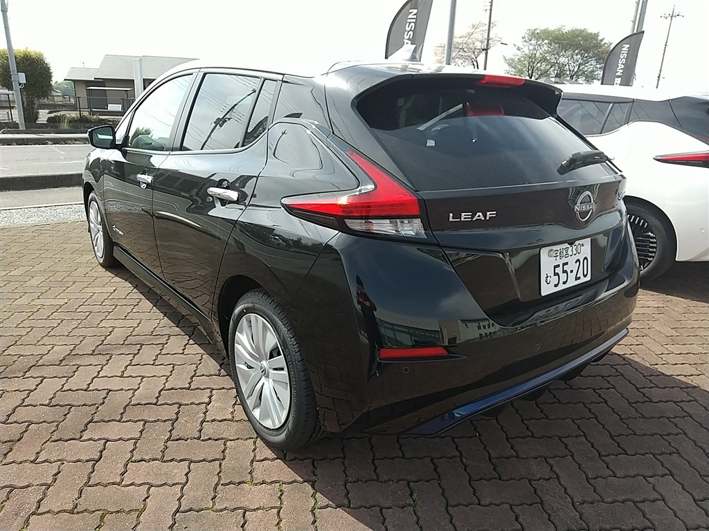 NISSAN LEAF