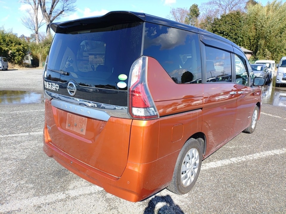 NISSAN SERENA