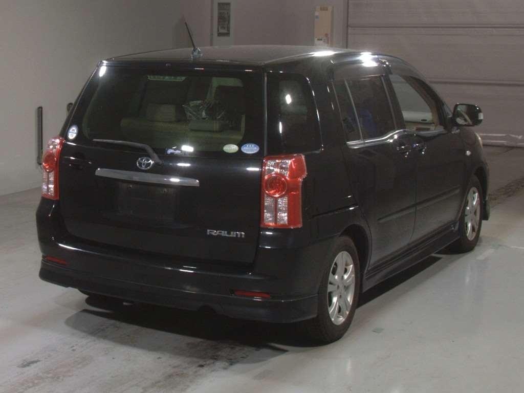 TOYOTA RAUM