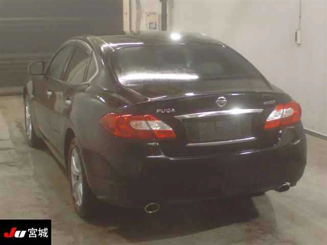 NISSAN FUGA