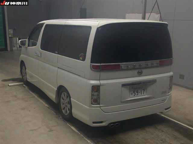 NISSAN ELGRAND