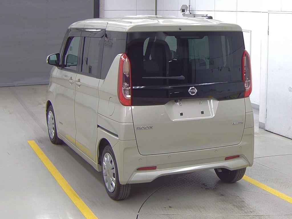 NISSAN ROOX