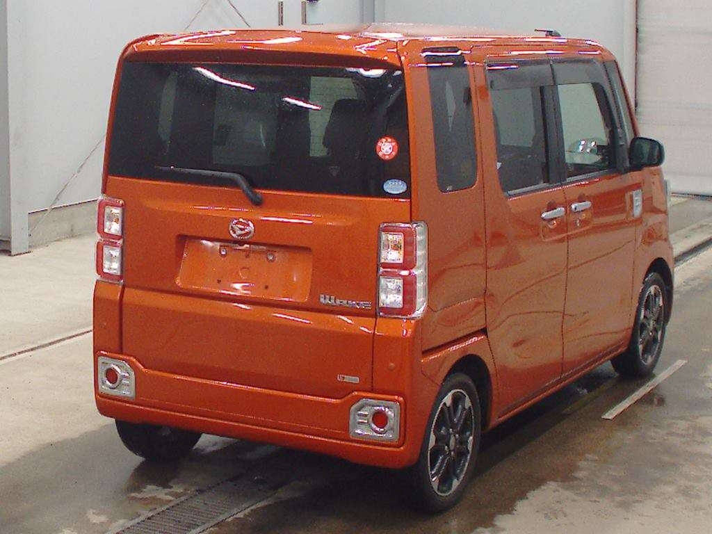 DAIHATSU WAKE