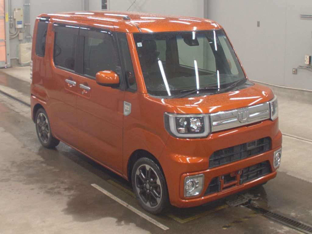 DAIHATSU WAKE