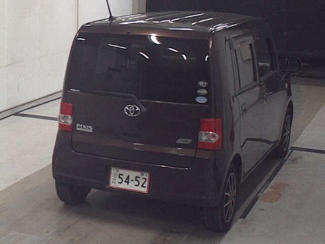 TOYOTA PIXIS SPACE