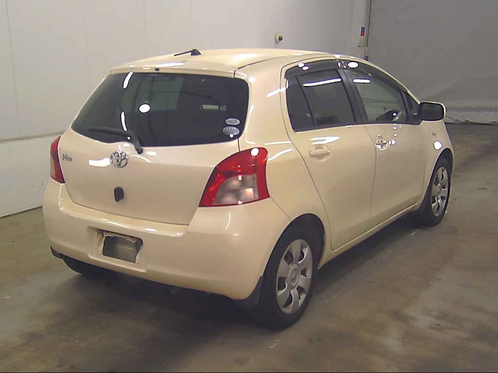 TOYOTA VITZ