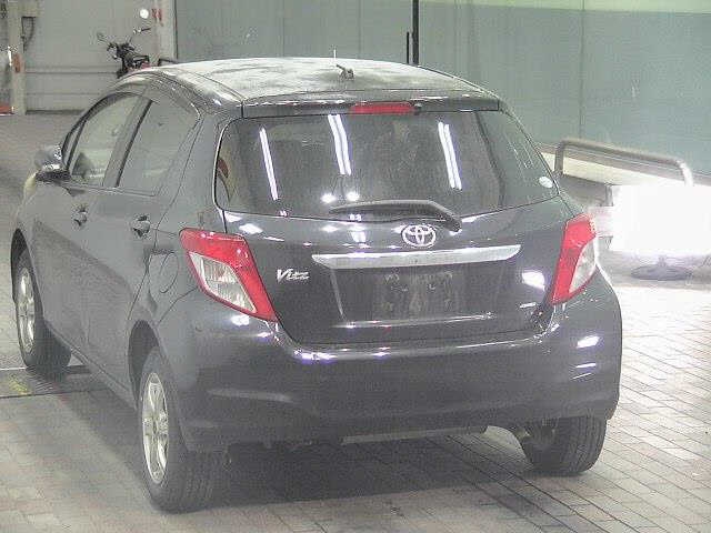 TOYOTA VITZ