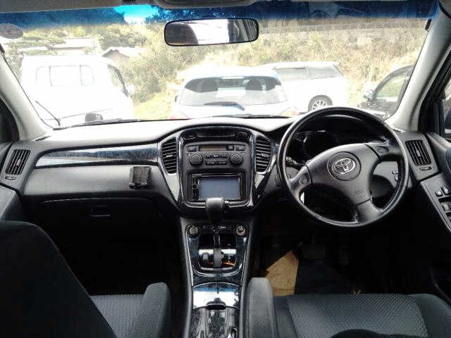 TOYOTA KLUGER V