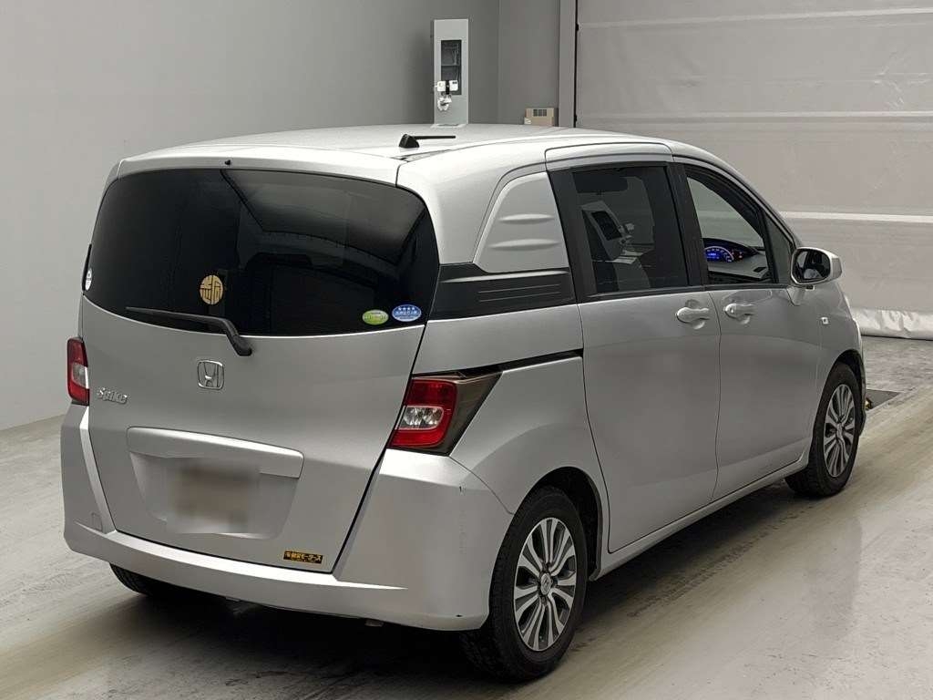 HONDA FREED SPIKE