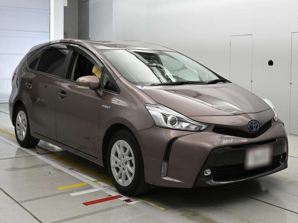 TOYOTA PRIUS ALPHA