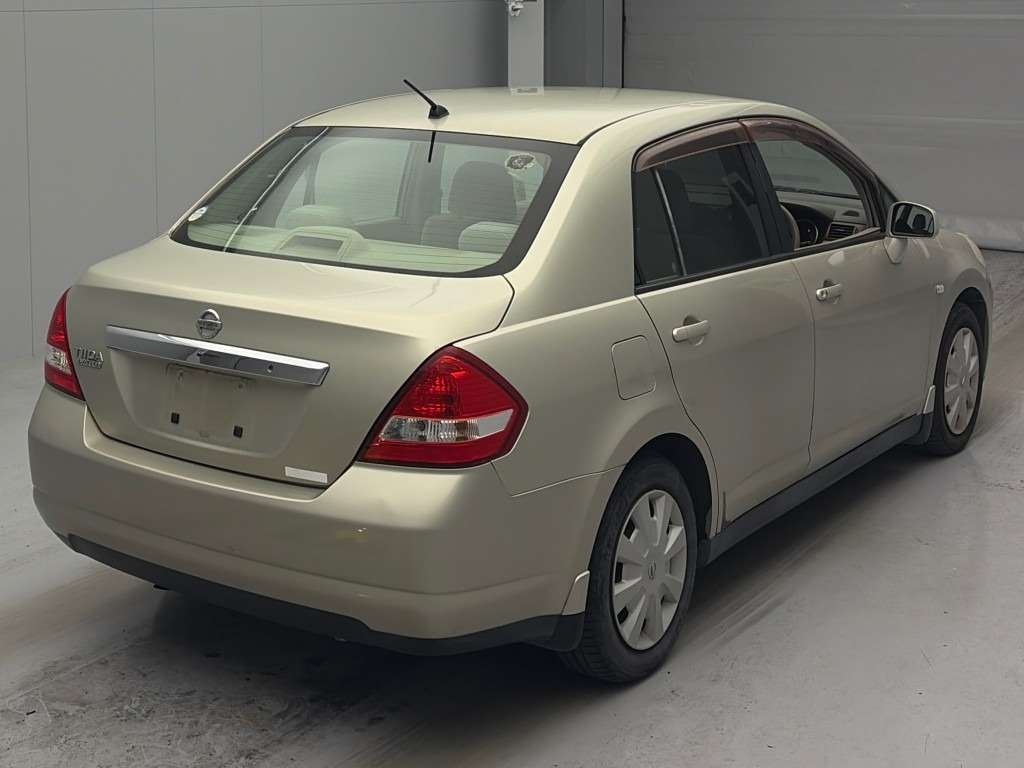 NISSAN TIIDA LATIO