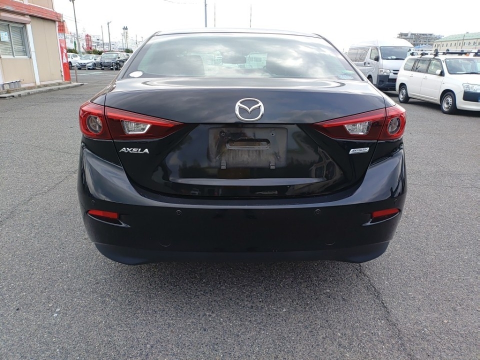 MAZDA AXELA