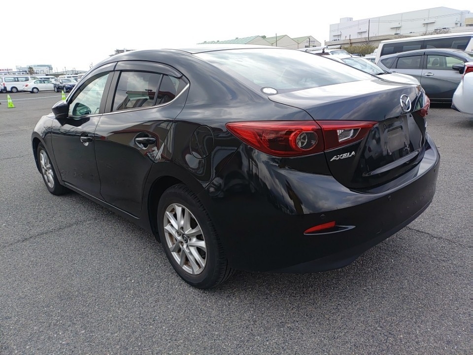 MAZDA AXELA