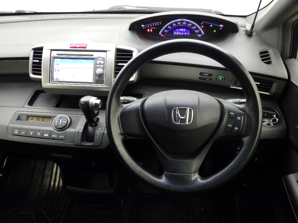 HONDA FREED SPIKE