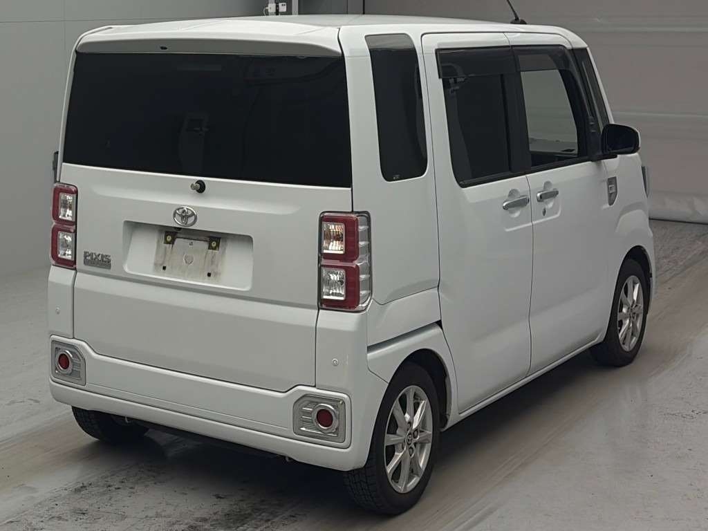 TOYOTA PIXIS MEGA