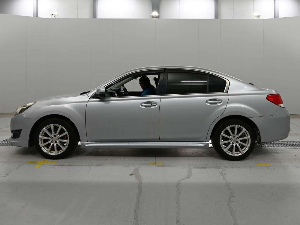 SUBARU LEGACY B4