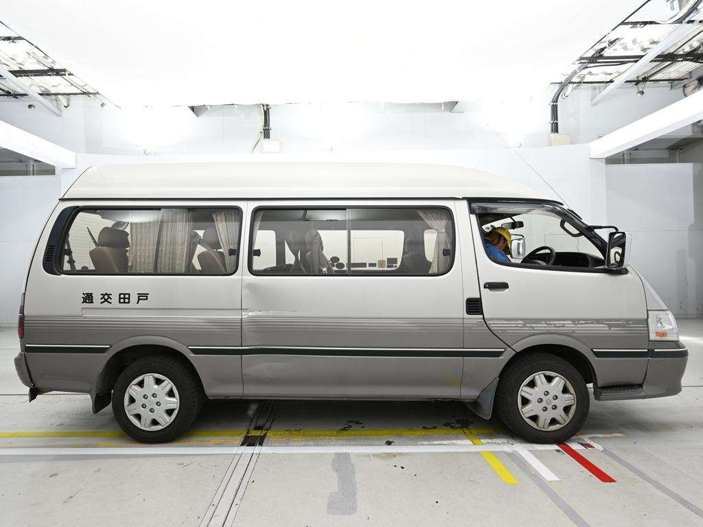 TOYOTA HIACE