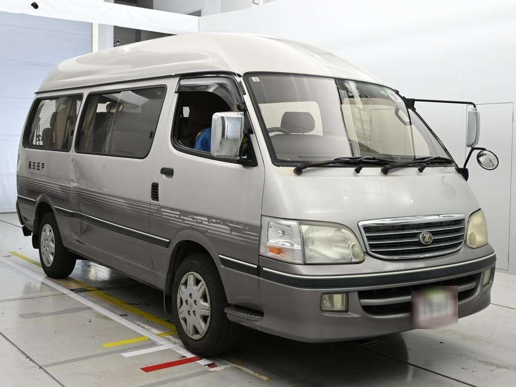 TOYOTA HIACE