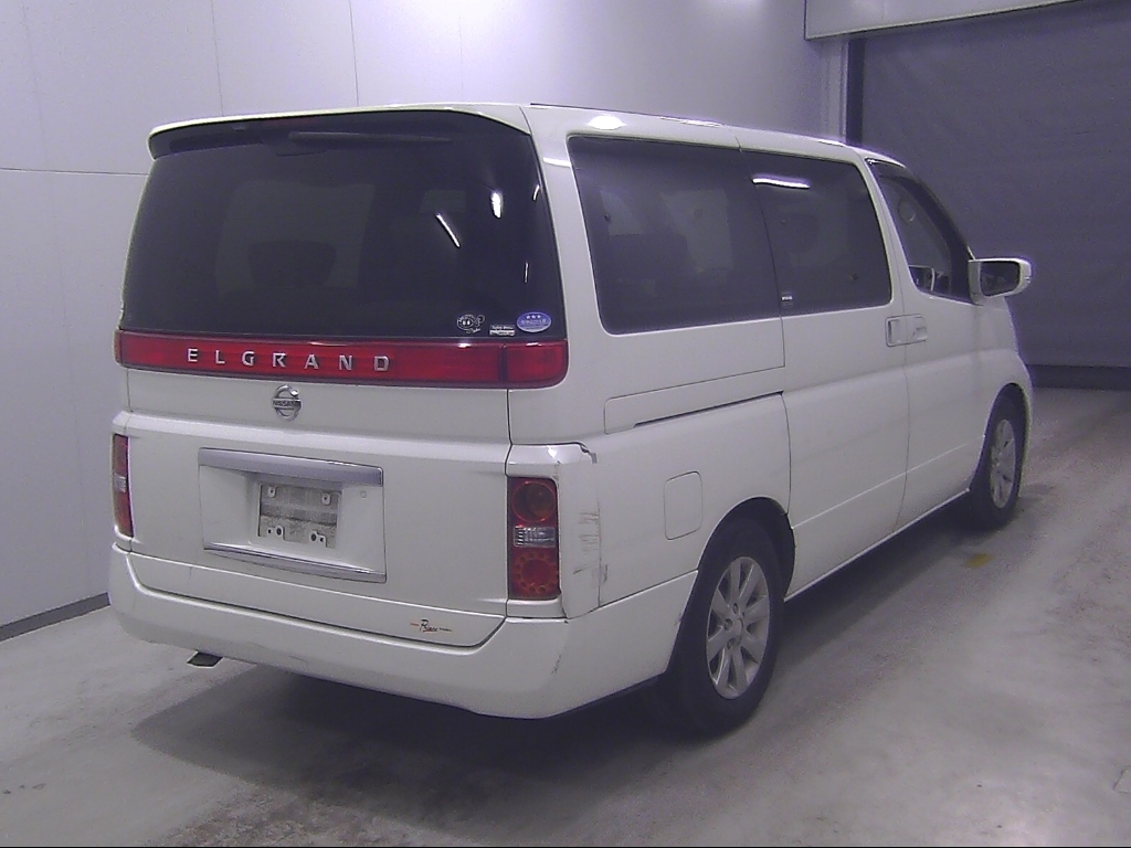 NISSAN ELGRAND