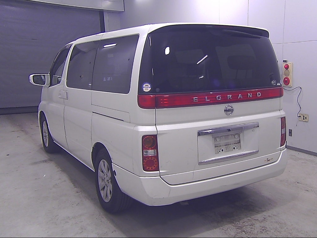 NISSAN ELGRAND