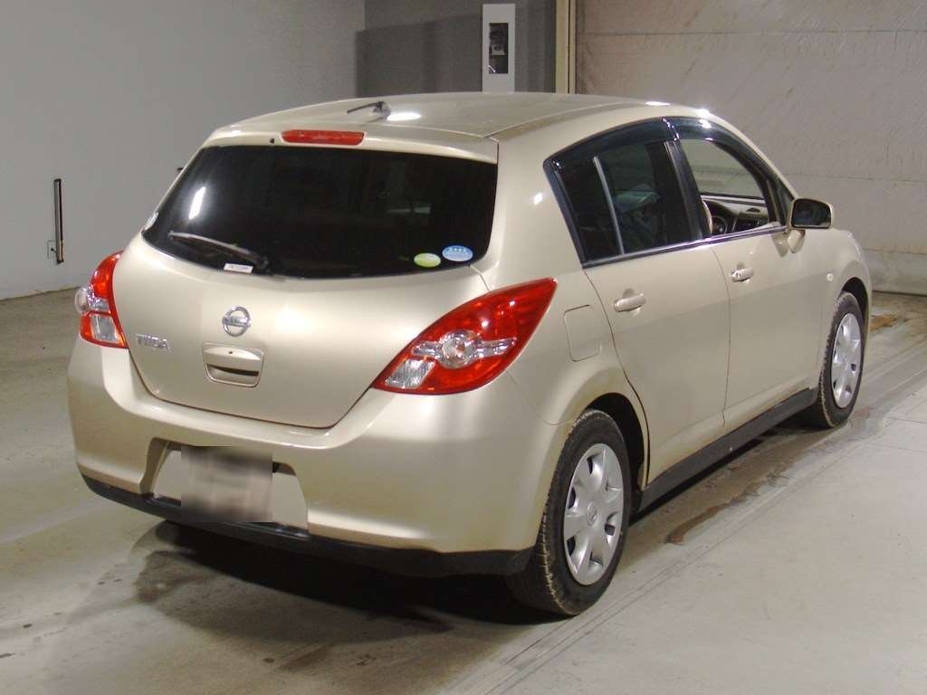 NISSAN TIIDA
