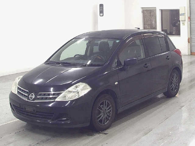 NISSAN TIIDA