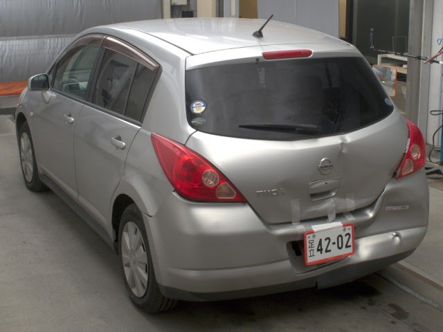NISSAN TIIDA
