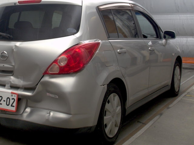NISSAN TIIDA