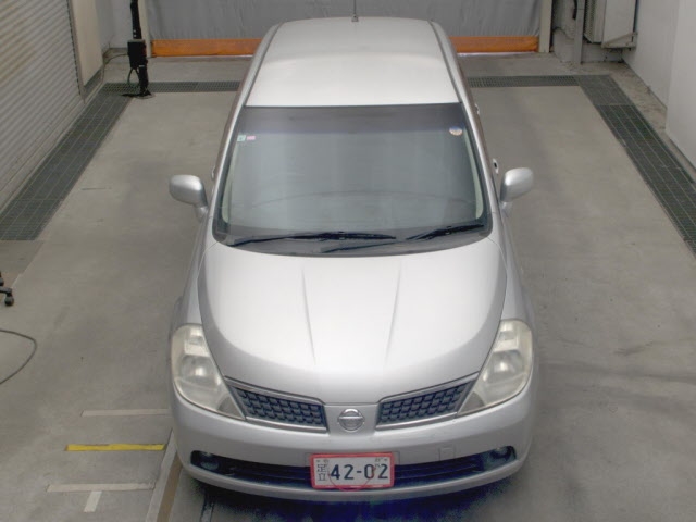 NISSAN TIIDA