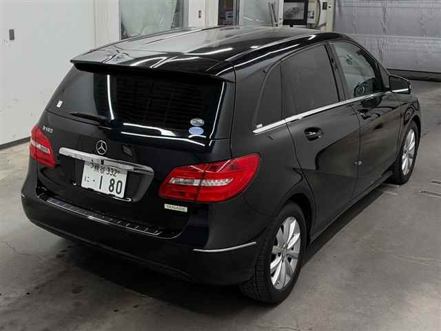 MERCEDES-BENZ B-CLASS