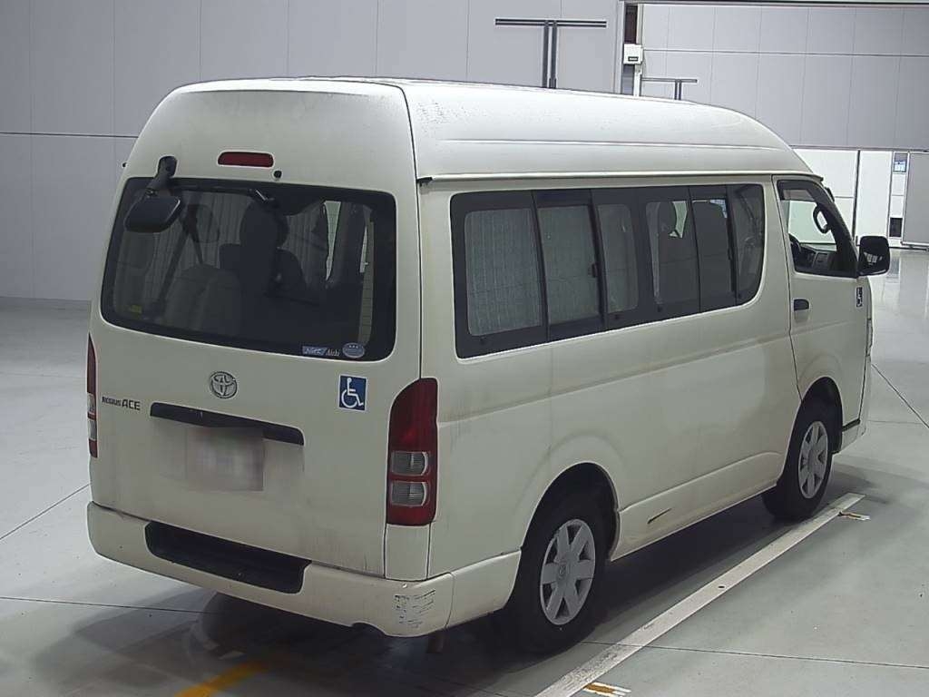 TOYOTA REGIUS ACE