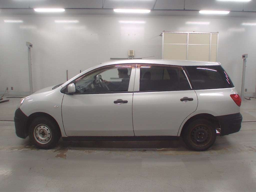 NISSAN AD