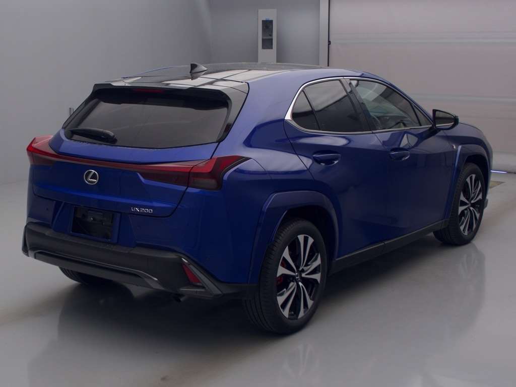 LEXUS UX200
