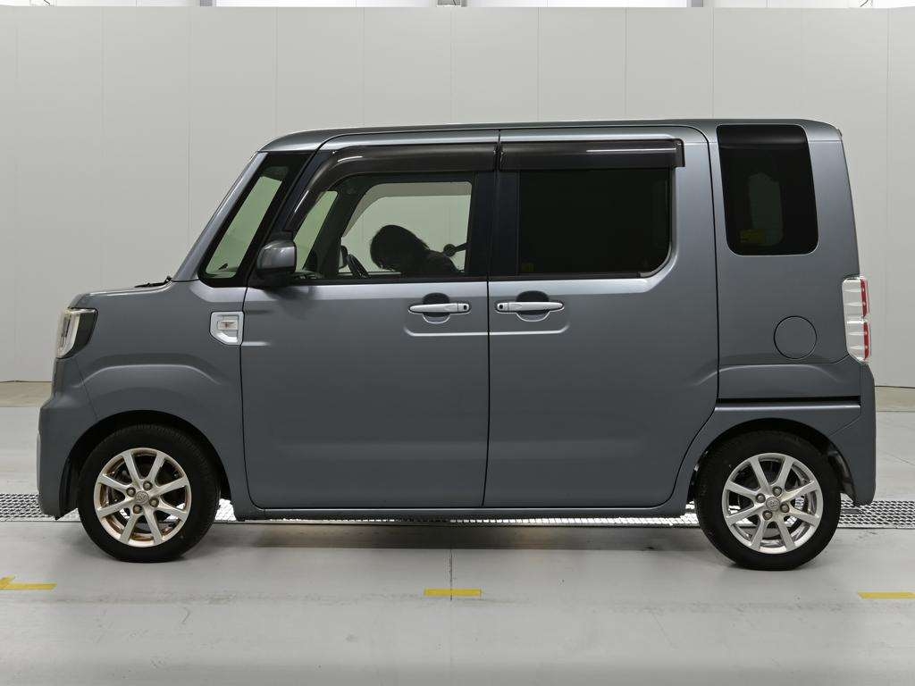 TOYOTA PIXIS MEGA
